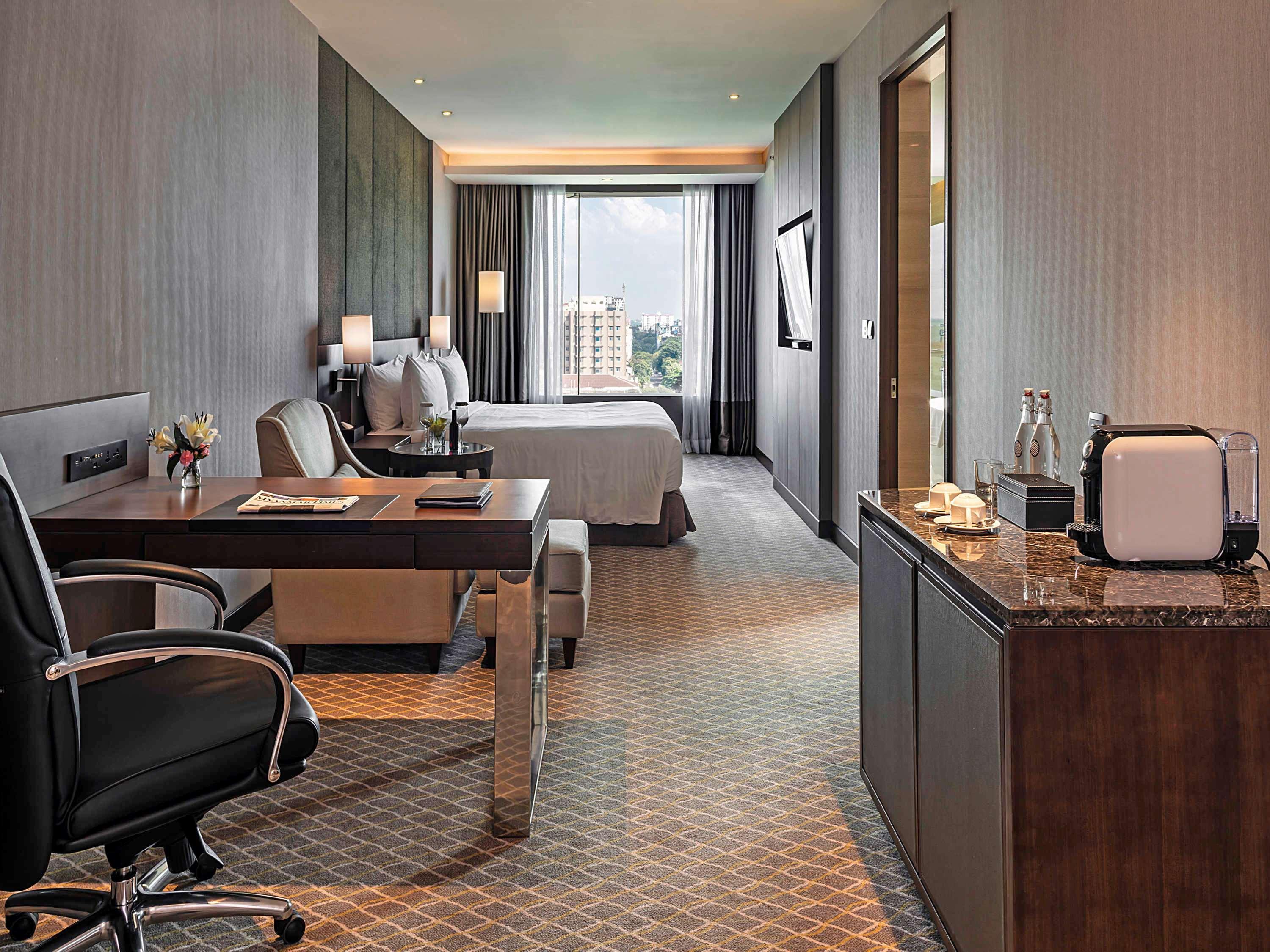 Hotel Pullman Yangon Centrepoint Exterior foto