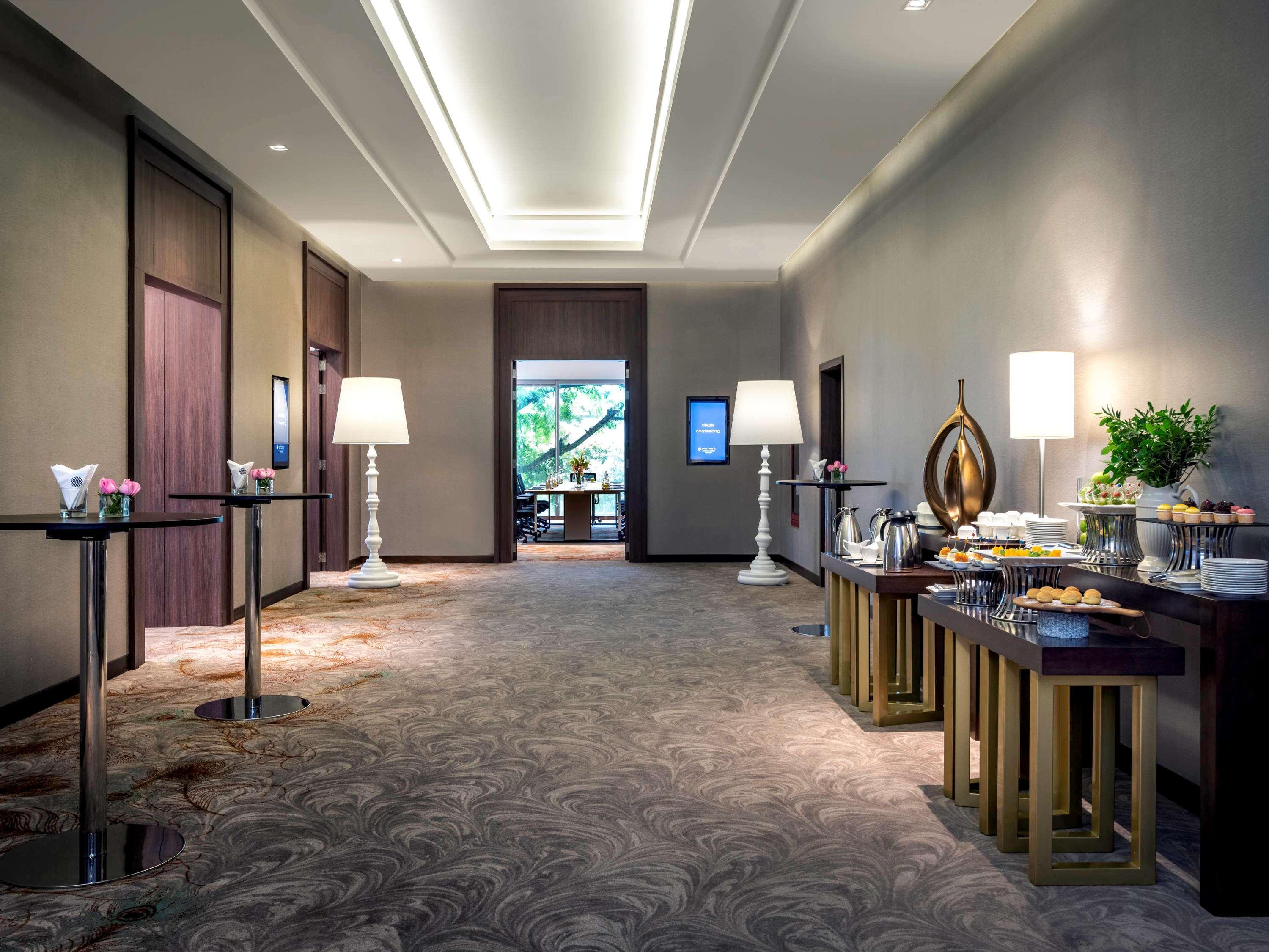 Hotel Pullman Yangon Centrepoint Exterior foto