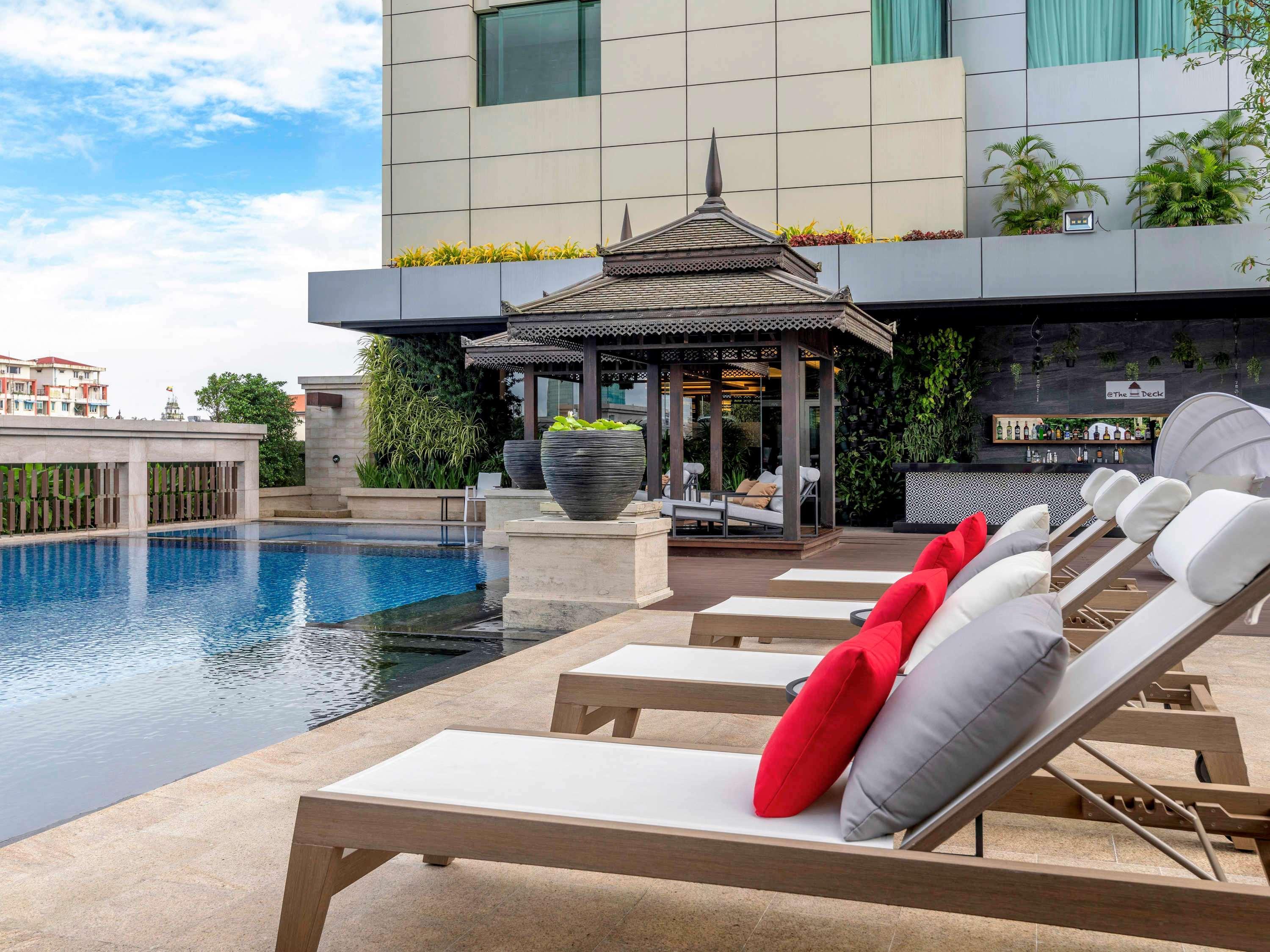 Hotel Pullman Yangon Centrepoint Exterior foto