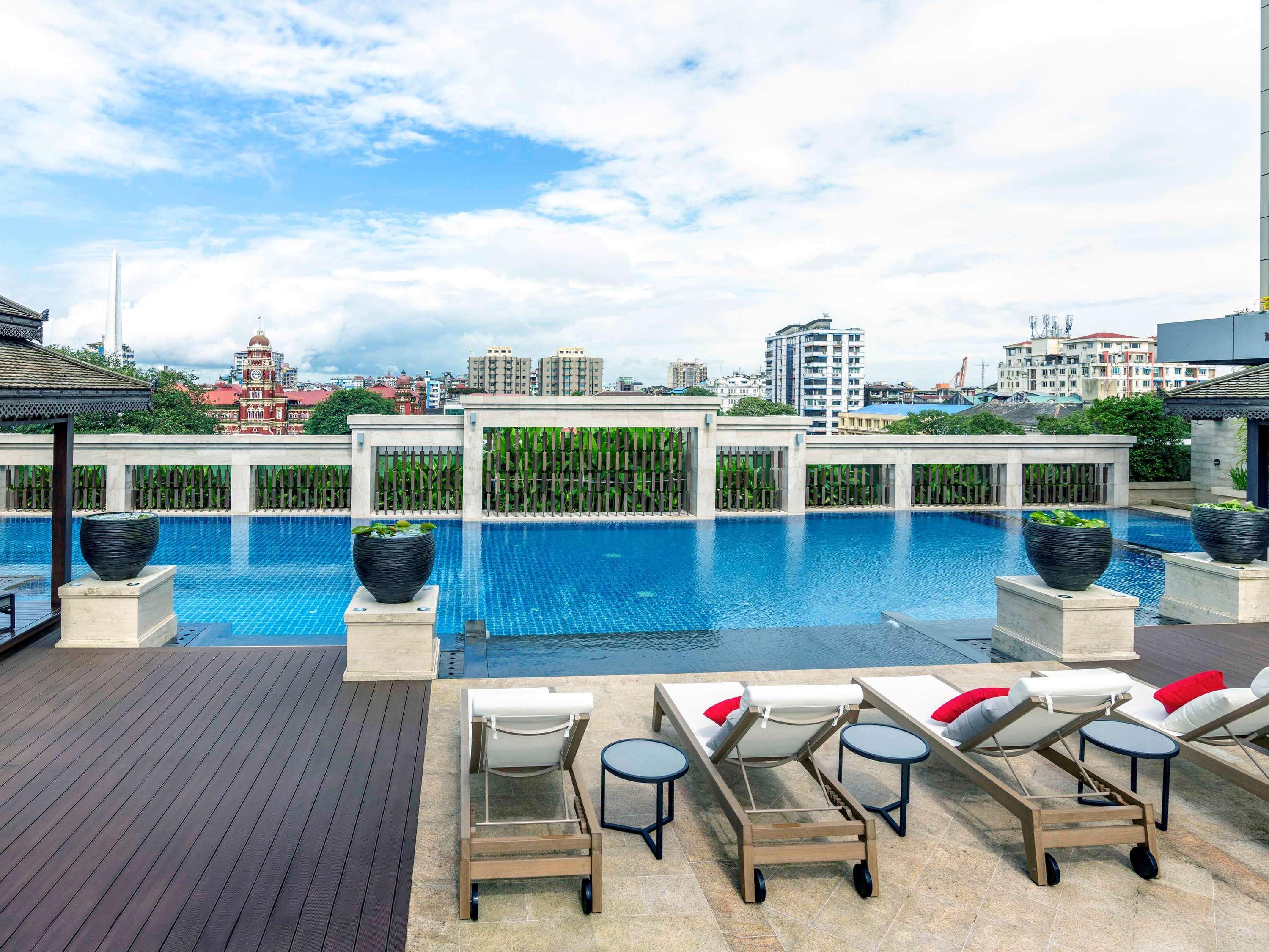 Hotel Pullman Yangon Centrepoint Exterior foto