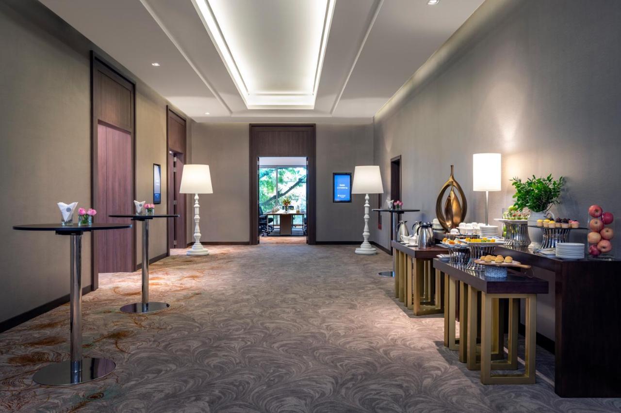 Hotel Pullman Yangon Centrepoint Exterior foto