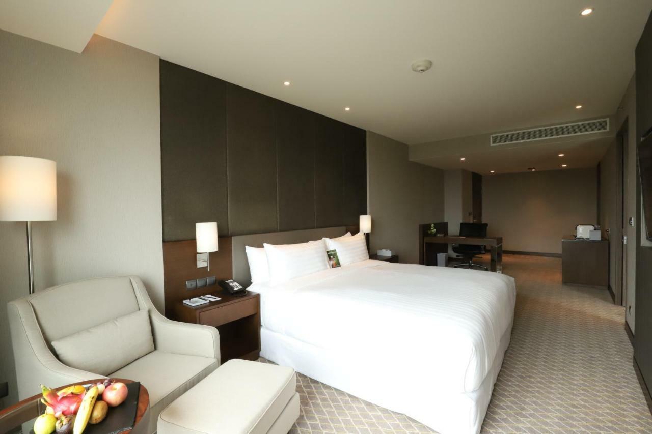 Hotel Pullman Yangon Centrepoint Exterior foto