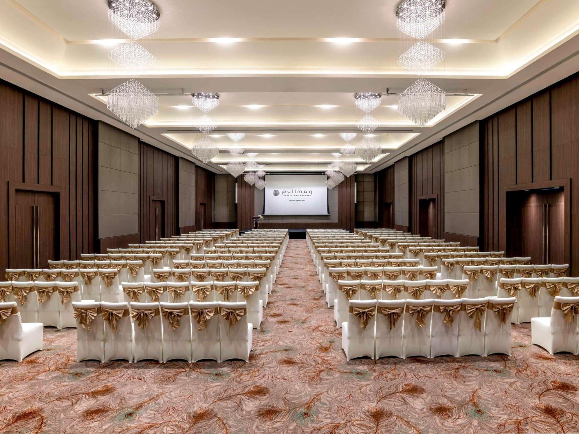 Hotel Pullman Yangon Centrepoint Exterior foto